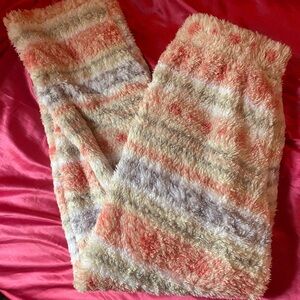 Jessica Simpson Soft Pink and White Fuzzy Scarf